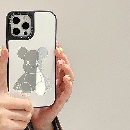 iphone 15プロ カウズ kaws スマホケース 