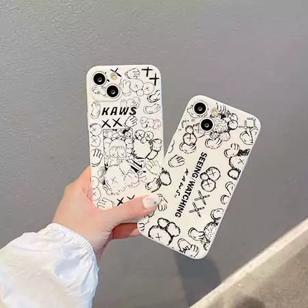 iphone 15pro カウズ kaws ケース 