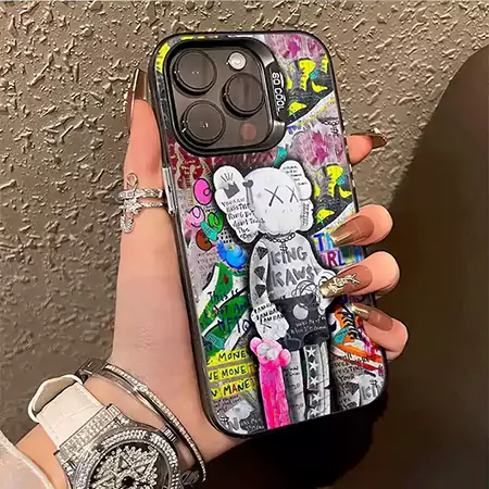 kaws iphone 15プロ max 携帯ケース 