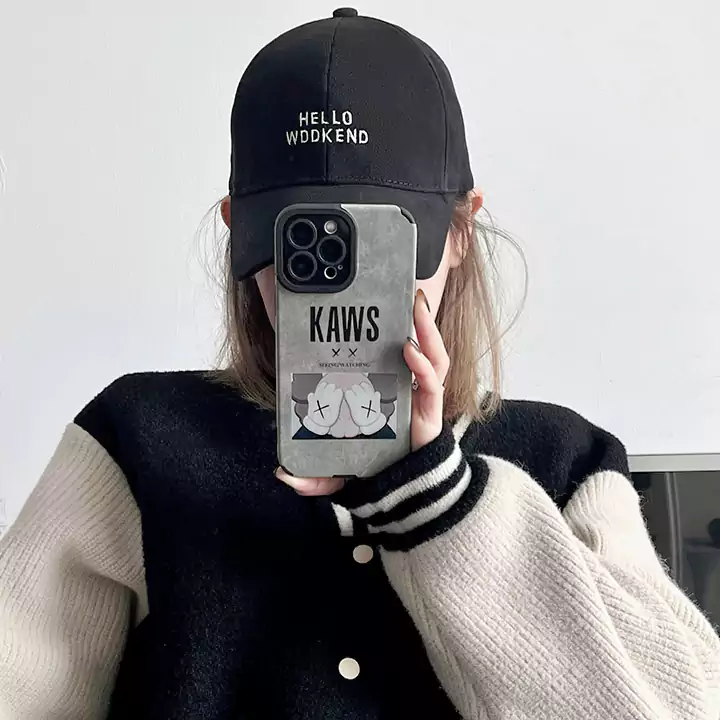 カウズ kaws iphone15プロ 